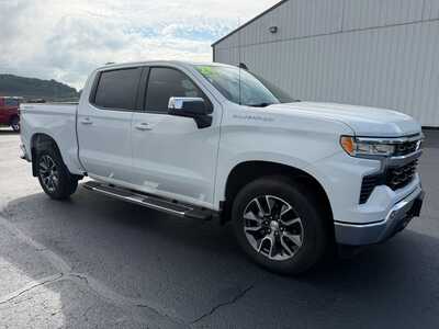 2024 Chevrolet 1500 Crew Cab, $39900. Photo 3