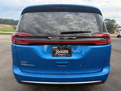 2027 Chrysler Pacifica, $42890. Photo 6