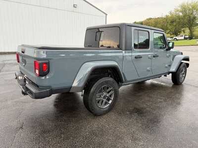 2025 Jeep Gladiator, $37900. Photo 5