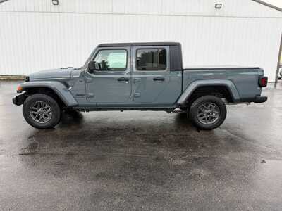 2025 Jeep Gladiator, $37900. Photo 8