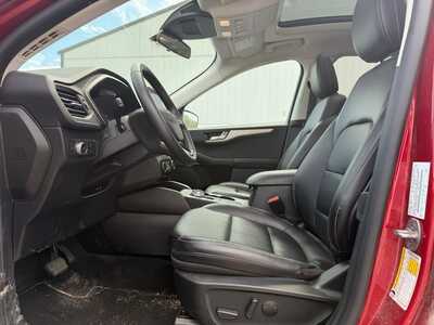 2022 Ford Escape, $21900. Photo 5
