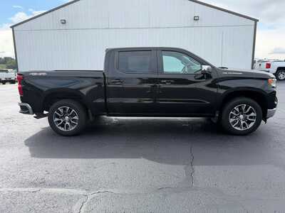 2024 Chevrolet 1500 Crew Cab, $38900. Photo 4