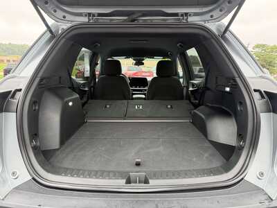 2026 Chevrolet Equinox, $30900. Photo 11