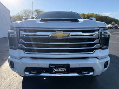 2025 Chevrolet 2500 Crew Cab, $65680. Photo 2