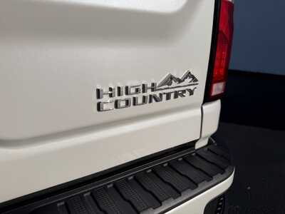 2025 Chevrolet 2500 Crew Cab, $65680. Photo 9