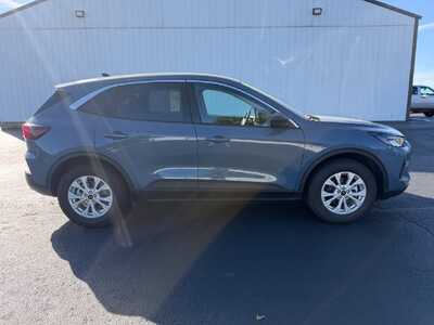 2024 Ford Escape, $25900. Photo 4