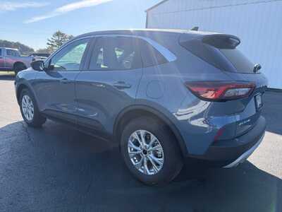 2024 Ford Escape, $25900. Photo 7