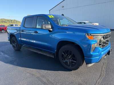 2022 Chevrolet 1500 Crew Cab, $27880. Photo 3