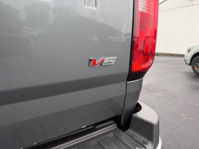 2022 Chevrolet Colorado Crew Cab, $34900. Photo 9
