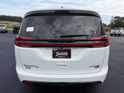 2027 Chrysler Pacifica, $52972. Photo 6
