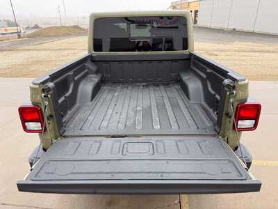 2026 Jeep Gladiator, $0. Photo 11