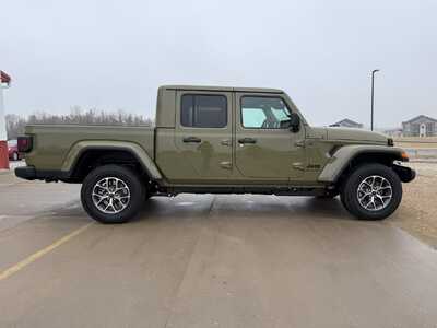 2026 Jeep Gladiator, $0. Photo 4