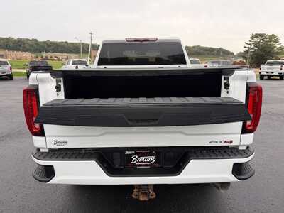 2022 GMC 2500 Crew Cab, $56900. Photo 12
