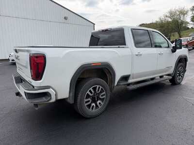2022 GMC 2500 Crew Cab, $56900. Photo 3