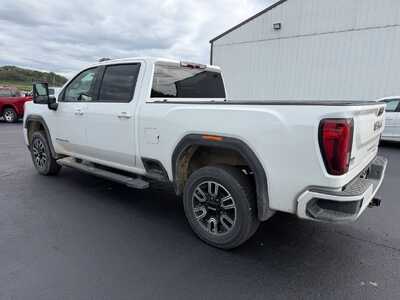 2022 GMC 2500 Crew Cab, $56900. Photo 4