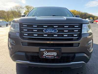 2016 Ford Explorer, $12900. Photo 2