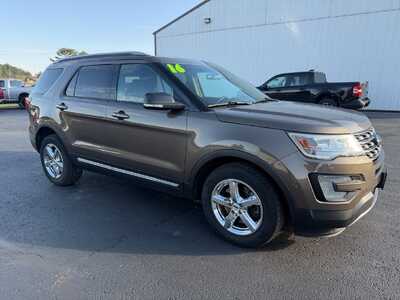 2016 Ford Explorer, $12900. Photo 3