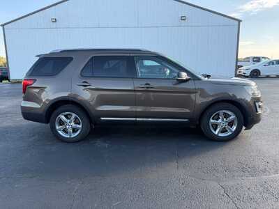 2016 Ford Explorer, $12900. Photo 4