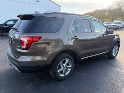 2016 Ford Explorer, $12900. Photo 5