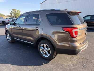 2016 Ford Explorer, $12900. Photo 7