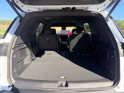2027 Chevrolet Traverse, $57895. Photo 10