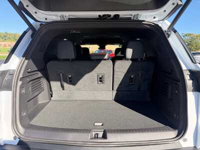 2027 Chevrolet Traverse, $57895. Photo 9
