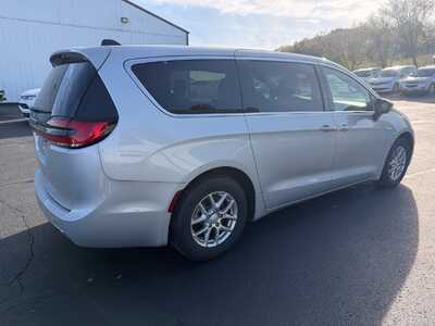 2026 Chrysler Pacifica, $0. Photo 3