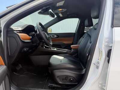2025 Jeep Compass, $26900. Photo 5