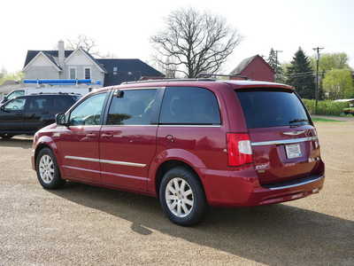 2015 Chrysler Town & Country, $14600. Photo 5