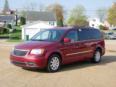 2015 Chrysler Town & Country, $14600. Photo 7