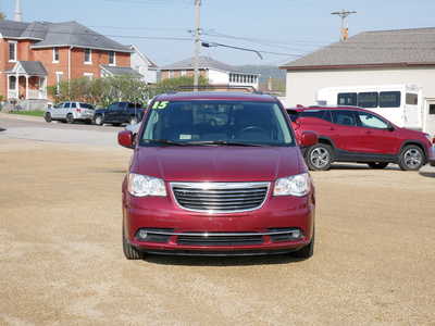 2015 Chrysler Town & Country, $14600. Photo 8