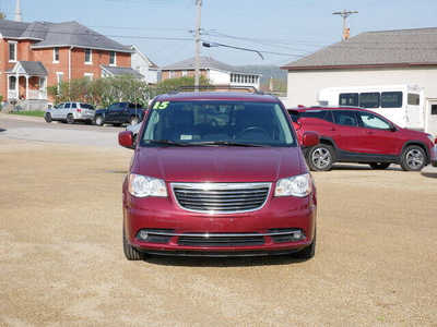 2015 Chrysler Town & Country, $13600. Photo 8