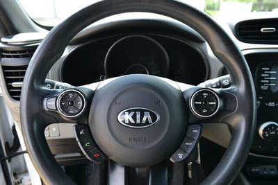 2015 Kia Soul, $8677. Photo 10