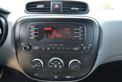 2015 Kia Soul, $8677. Photo 11