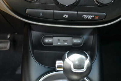 2015 Kia Soul, $8677. Photo 12
