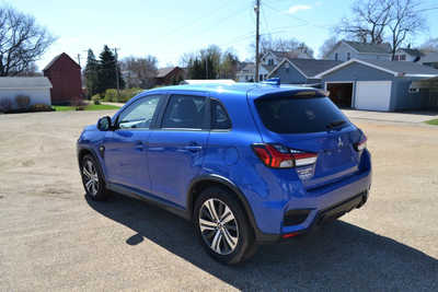 2020 Mitsubishi Outlander, $16555. Photo 5