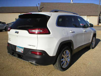 2015 Jeep Cherokee, $11600. Photo 3