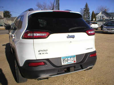 2015 Jeep Cherokee, $11600. Photo 4