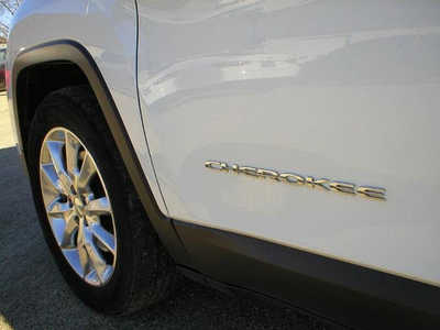 2015 Jeep Cherokee, $11600. Photo 9