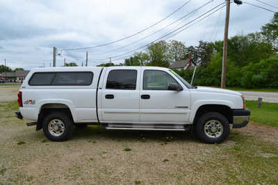 2003 Chevrolet 2500 Crew Cab, $17488. Photo 2