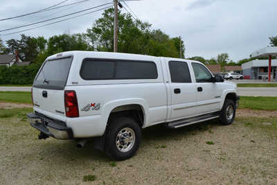 2003 Chevrolet 2500 Crew Cab, $17488. Photo 3