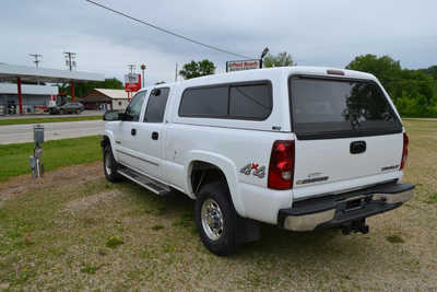 2003 Chevrolet 2500 Crew Cab, $17488. Photo 5