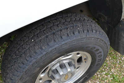2003 Chevrolet 2500 Crew Cab, $17488. Photo 9