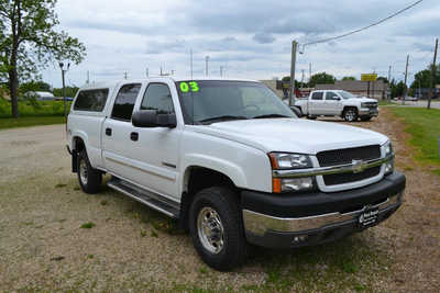 2003 Chevrolet 2500 Crew Cab, $17488. Photo 1