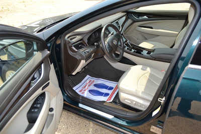 2019 Buick LaCrosse, $19988. Photo 10