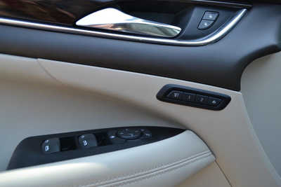 2019 Buick LaCrosse, $19988. Photo 11