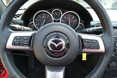 2006 Mazda Miata, $9000. Photo 12