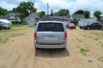 2016 Dodge Grand Caravan, $7997. Photo 4