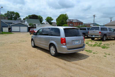 2016 Dodge Grand Caravan, $7997. Photo 5