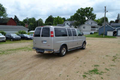 2007 GMC Savana, $3500. Photo 3